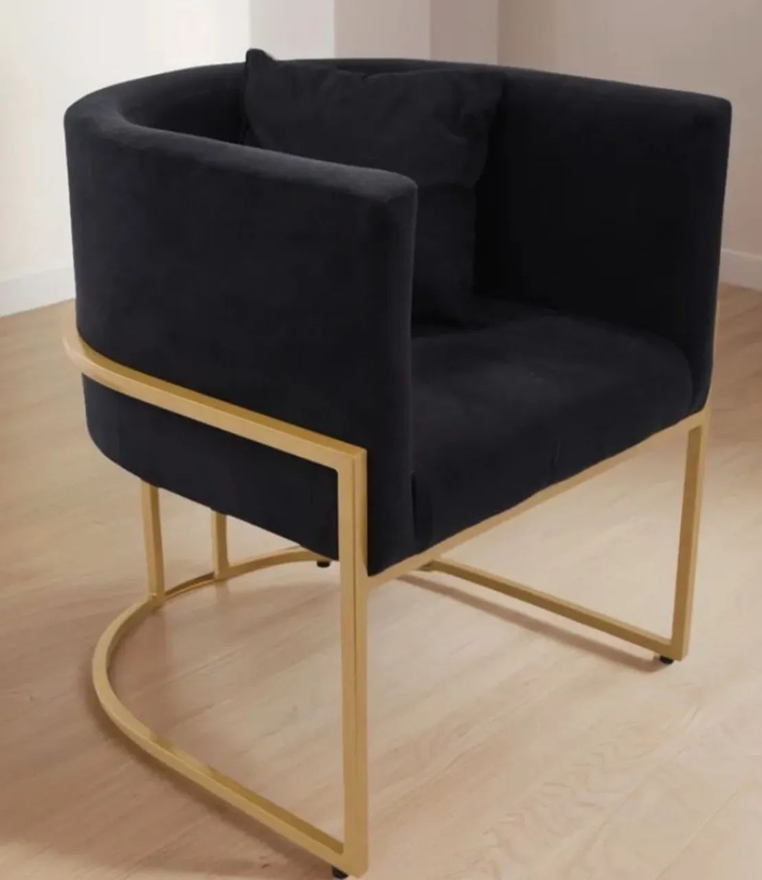 2 poltronas novas Duelli  Breton com Estrutura Dourada - Foto 2