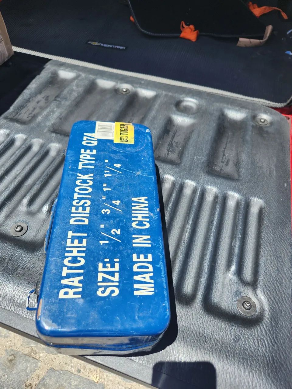 Duas Ferramentas de Mecânica64861428759297123