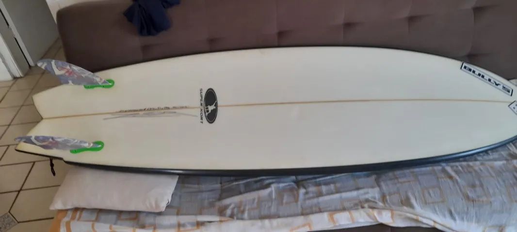 Prancha fish 6,3 impecável sem uso, com short john, leash e capa novos - Foto 2