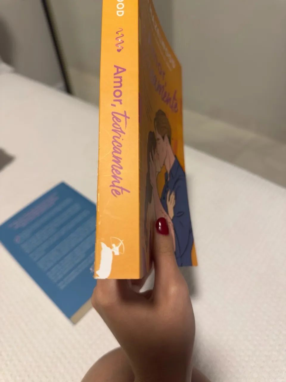 Livros ?A Hipótese do Amor? e ?Amor, Teoricamente? da autora Ali Hazelwood - Foto 3