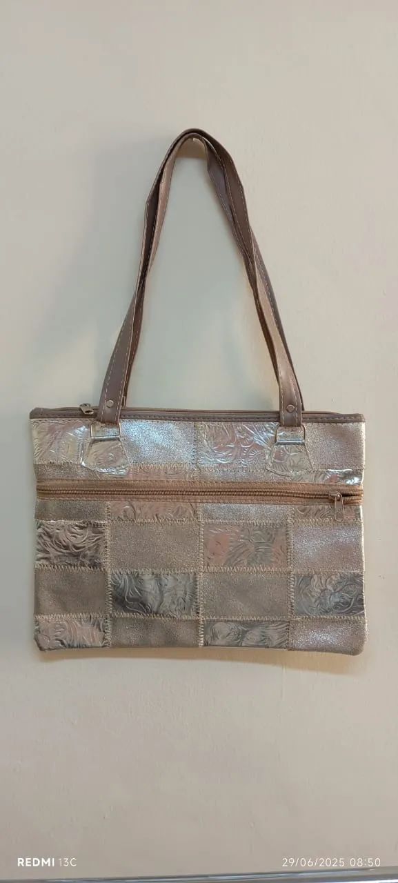 Bolsa Em Retalho De Couro Prata