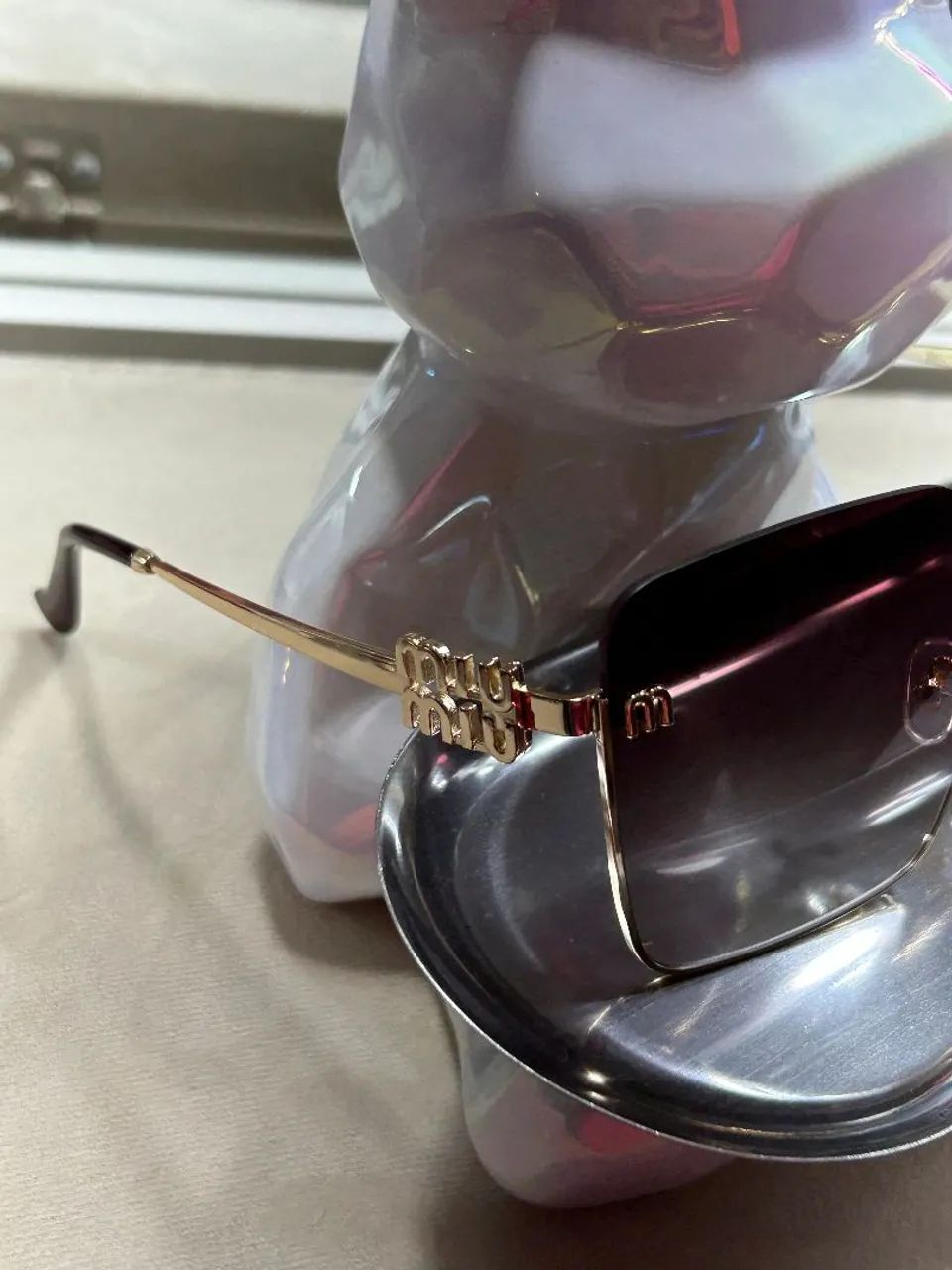 Oculos grande de sol Miumiu 
