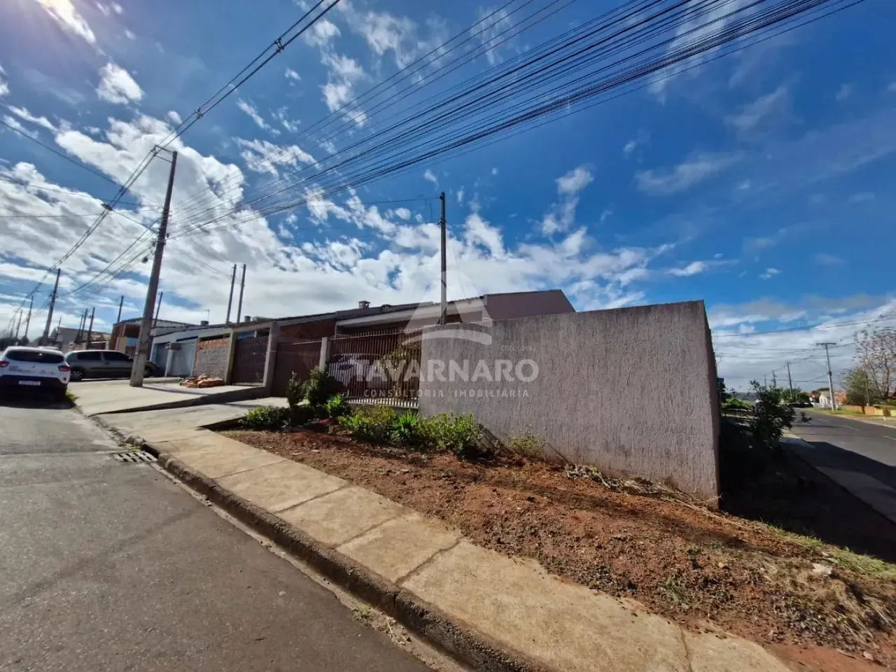 Casa de Esquina no Jardim Paraíso