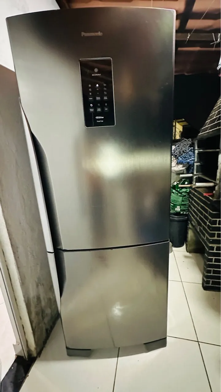 Geladeira Panasonic semi nova