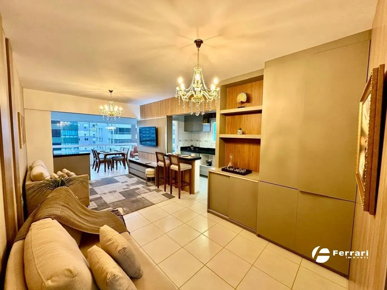 Apartamento mobiliado à venda com 2 dormitórios na Av. Ubirajara em Capao da Canoa