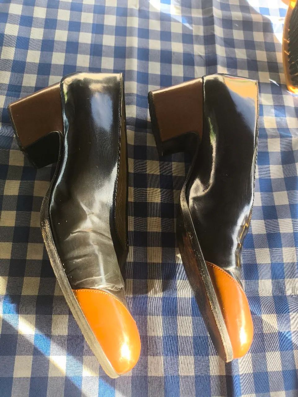 Sapatos YSL pretos e laranja - Foto 3