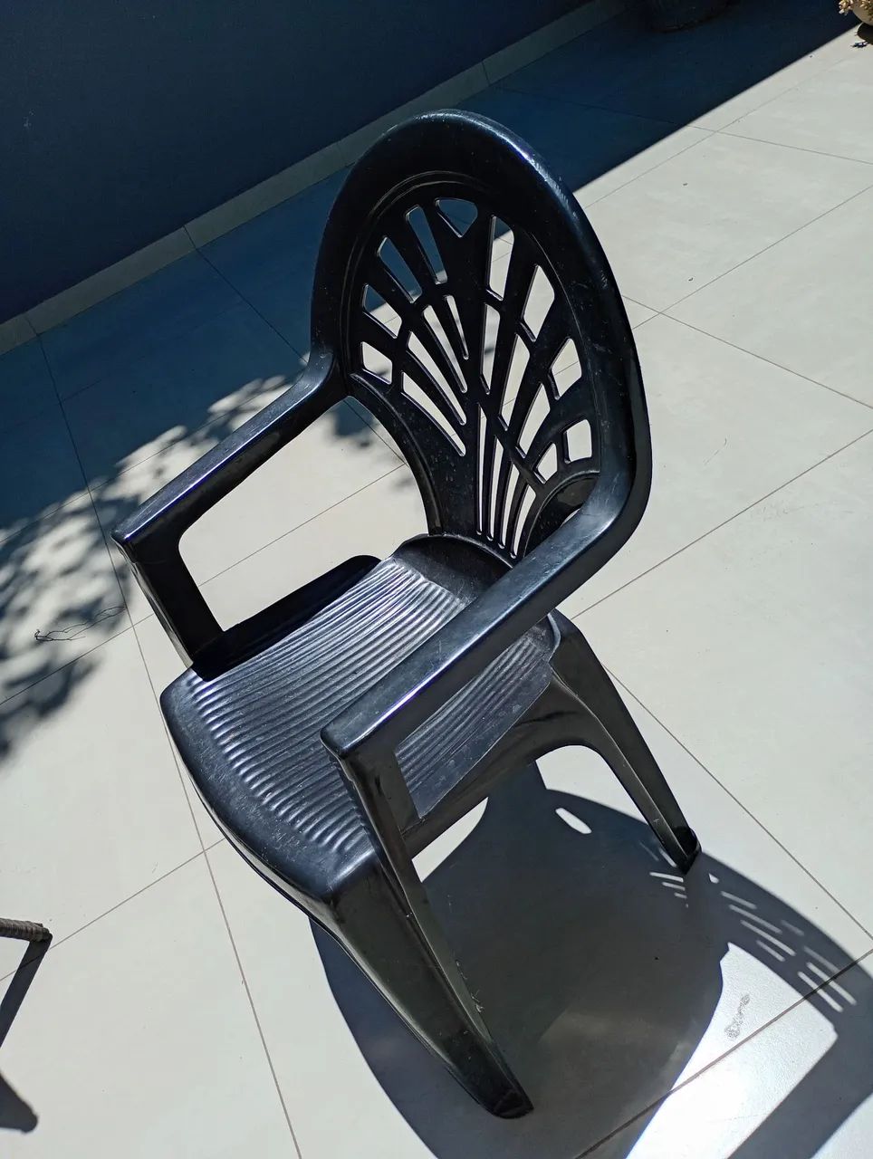 Cadeira de plástico preta64291263443715121