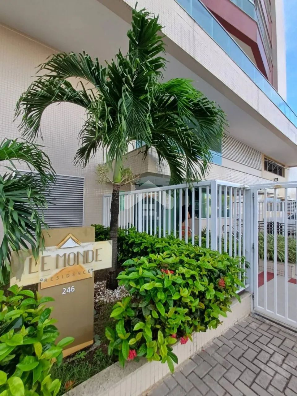 Apartamento MOBILIADO no Condomínio Le Monde 2/4, 2 suítes, 2 vagas - Atalaia - Foto 2