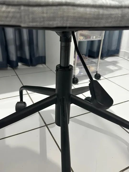 Cadeira de Escritório Giratória com Rodas - Foto 6