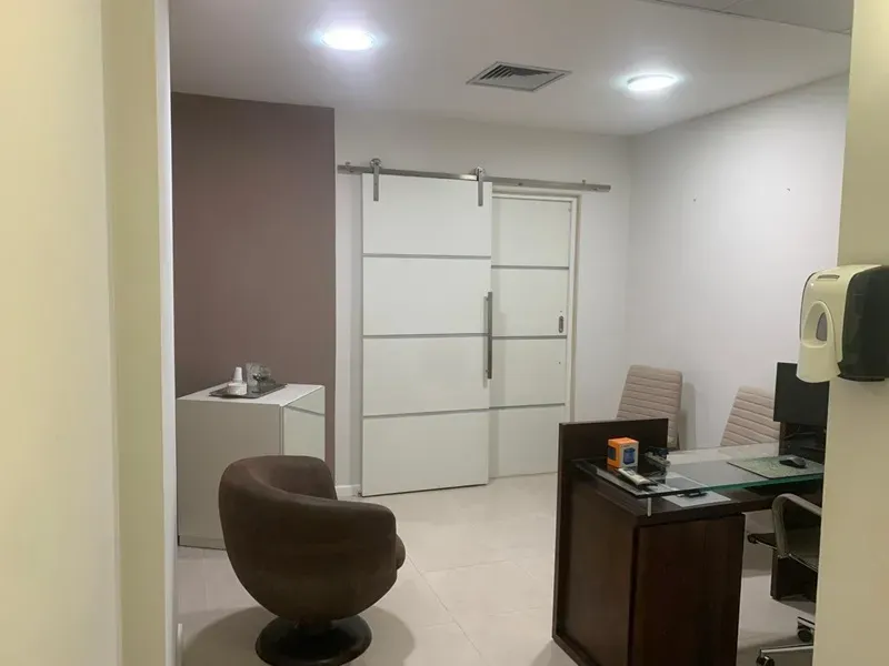 Barra da Tijuca - Condominio Le Monde Office - Excelente Sala Comercial Montada Para Consu