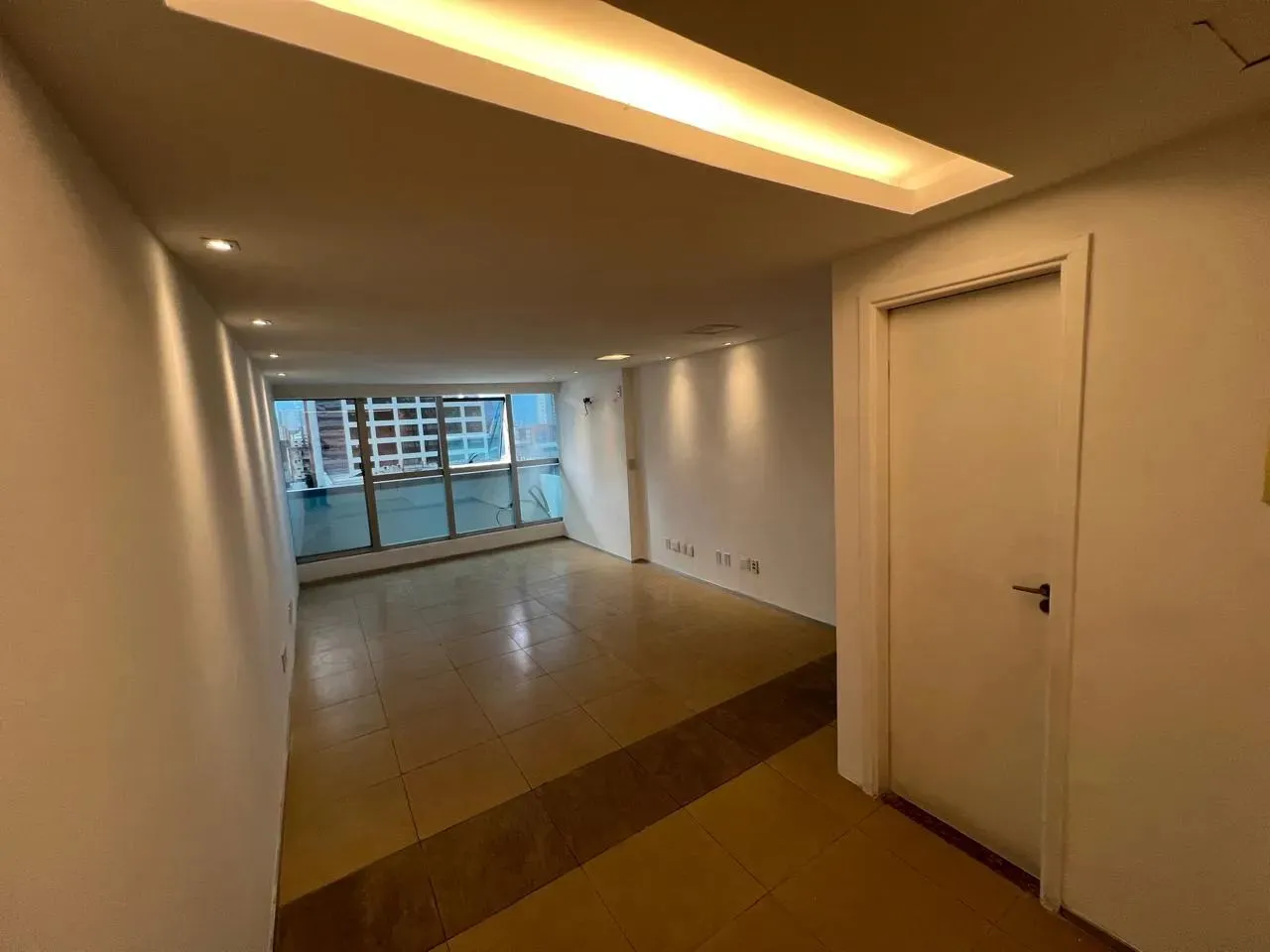 Sala no Pátio Dom Luís, 32m2, lavabo - Meireles