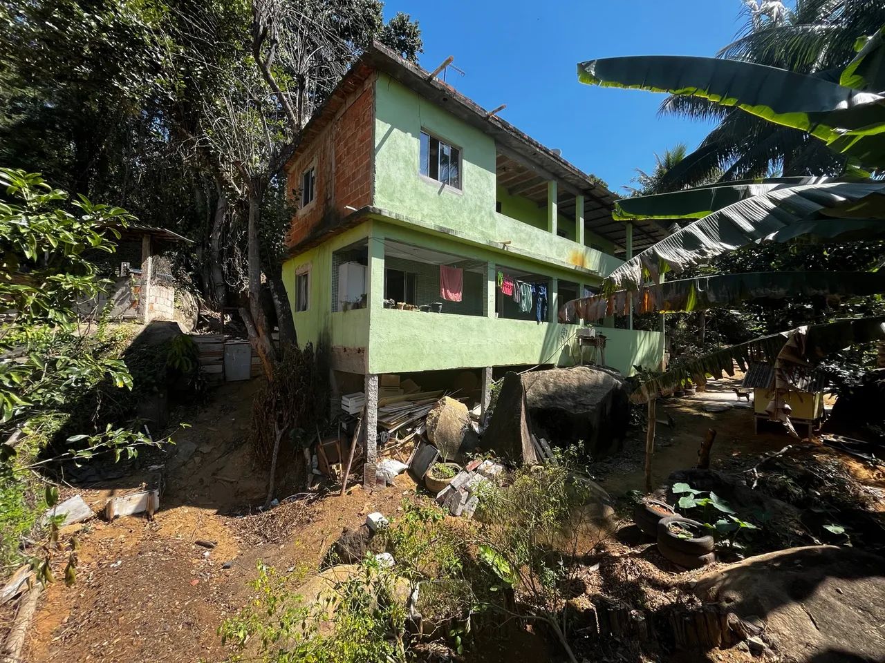 Vendo 2 casas com um terreno amplo totalizado em 500 metros quadrado - Foto 2