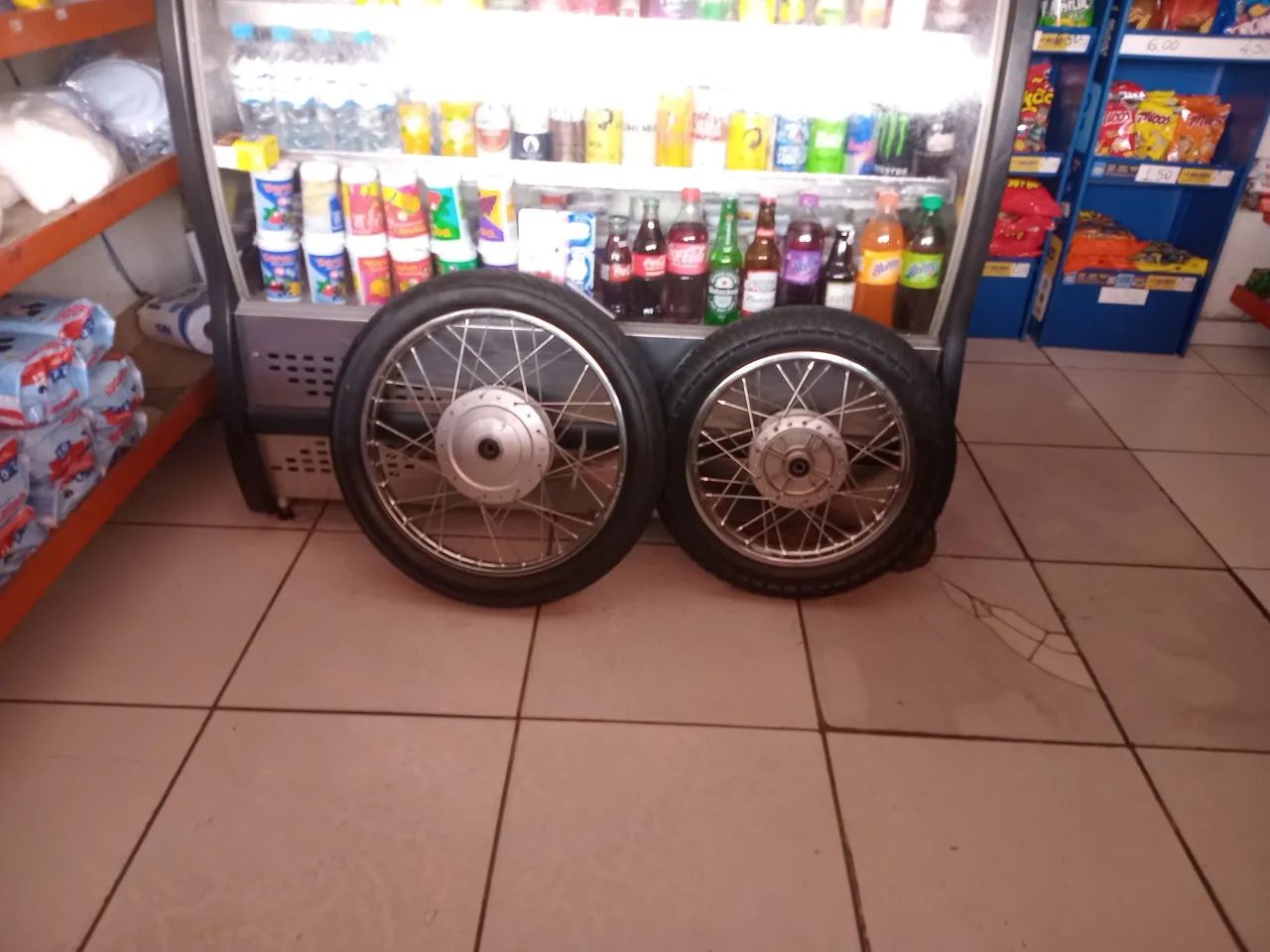 Rodas de Moto com pneus seminovos.