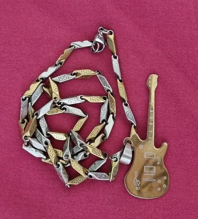 Colar Prata e Dourado com Pingente de Violão - Foto 2