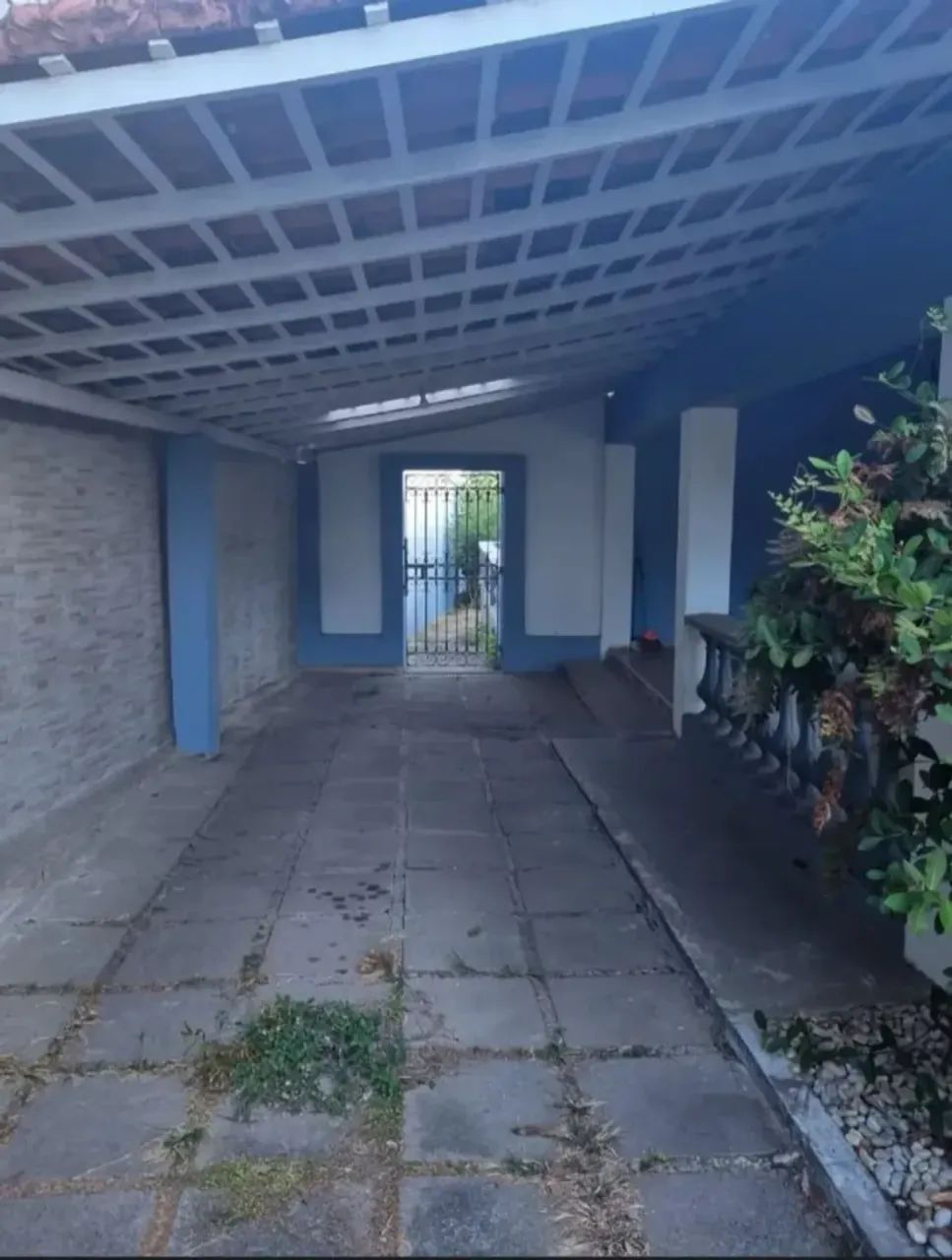 OLHO DAGUA - CASA AMPLA