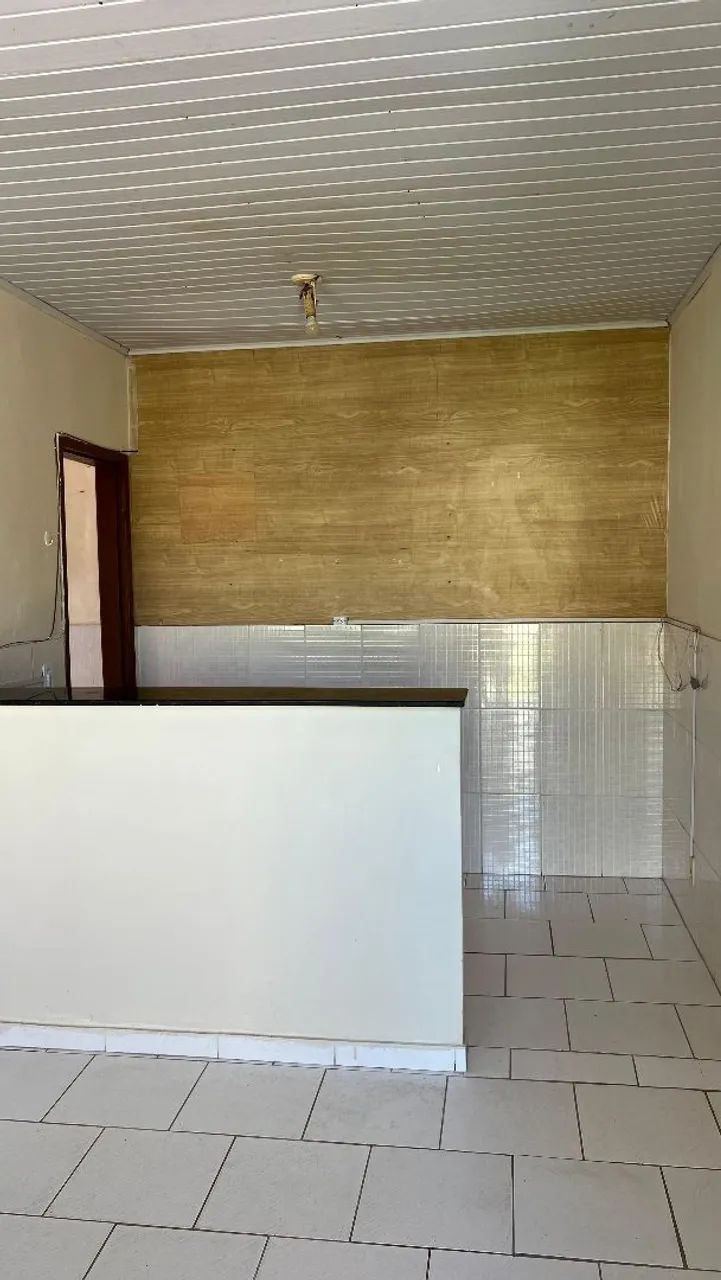  KITNET   LINEAR. E CASA DE 2 QUARTOS a 150  da praia de Itaúna  - Foto 4