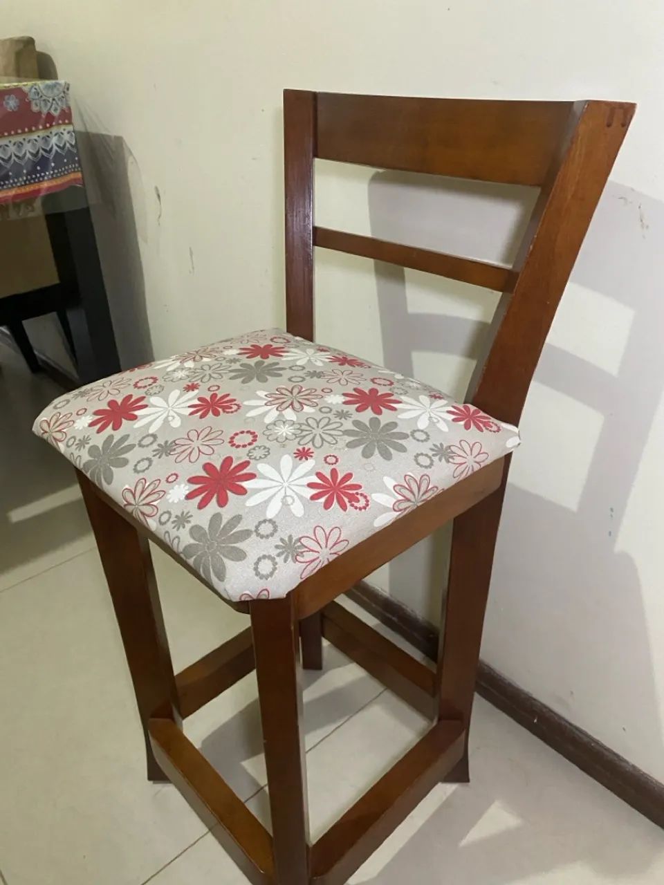 4 banquetas 