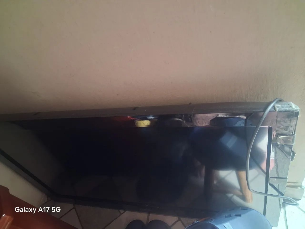 Televisão CCE LCD para retirada de peças 
