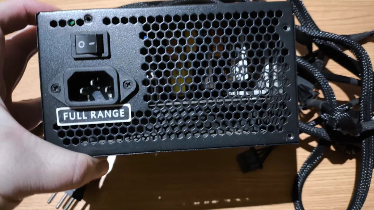 Fonte PCYes Shocker 600W - usada - Foto 3