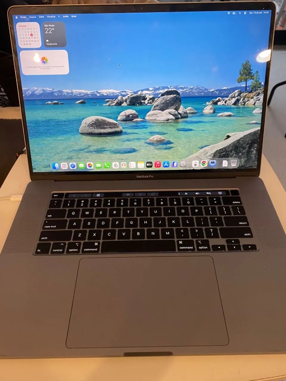 MacBook Pro 16