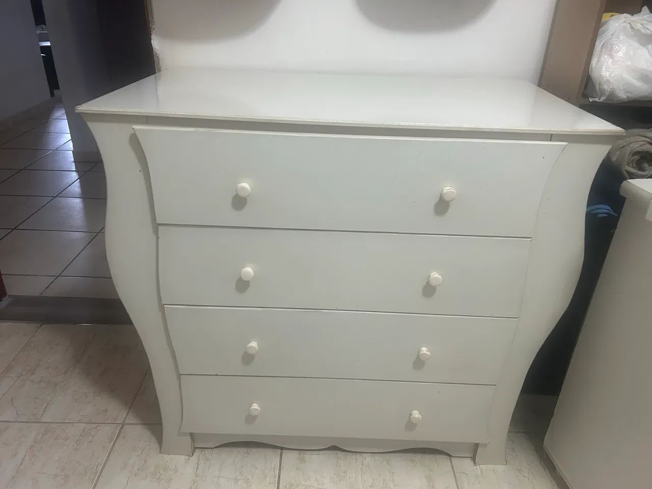Comoda de MDF  com 4 gavetas So 210
