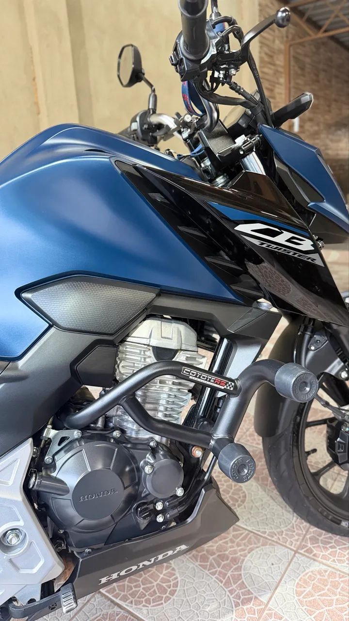 CB300F ABS 2025 - Foto 5