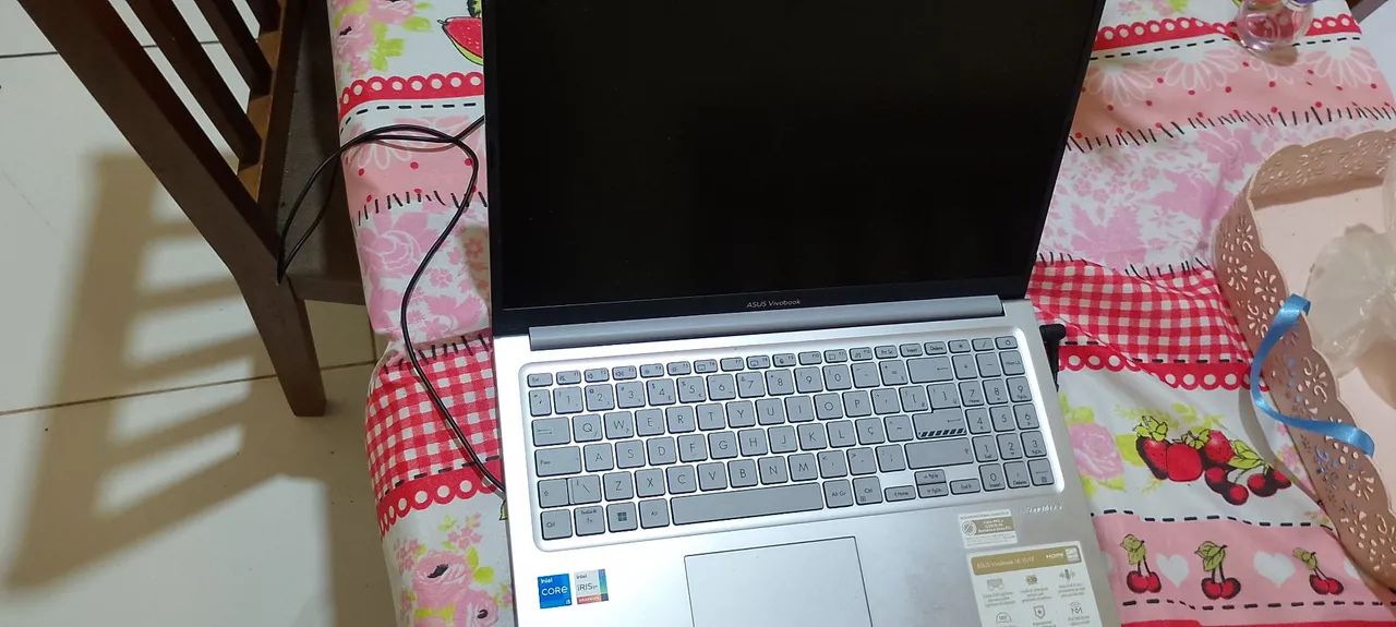 Notebook ASUS NOVO, nem 1 ano de uso  - Foto 2