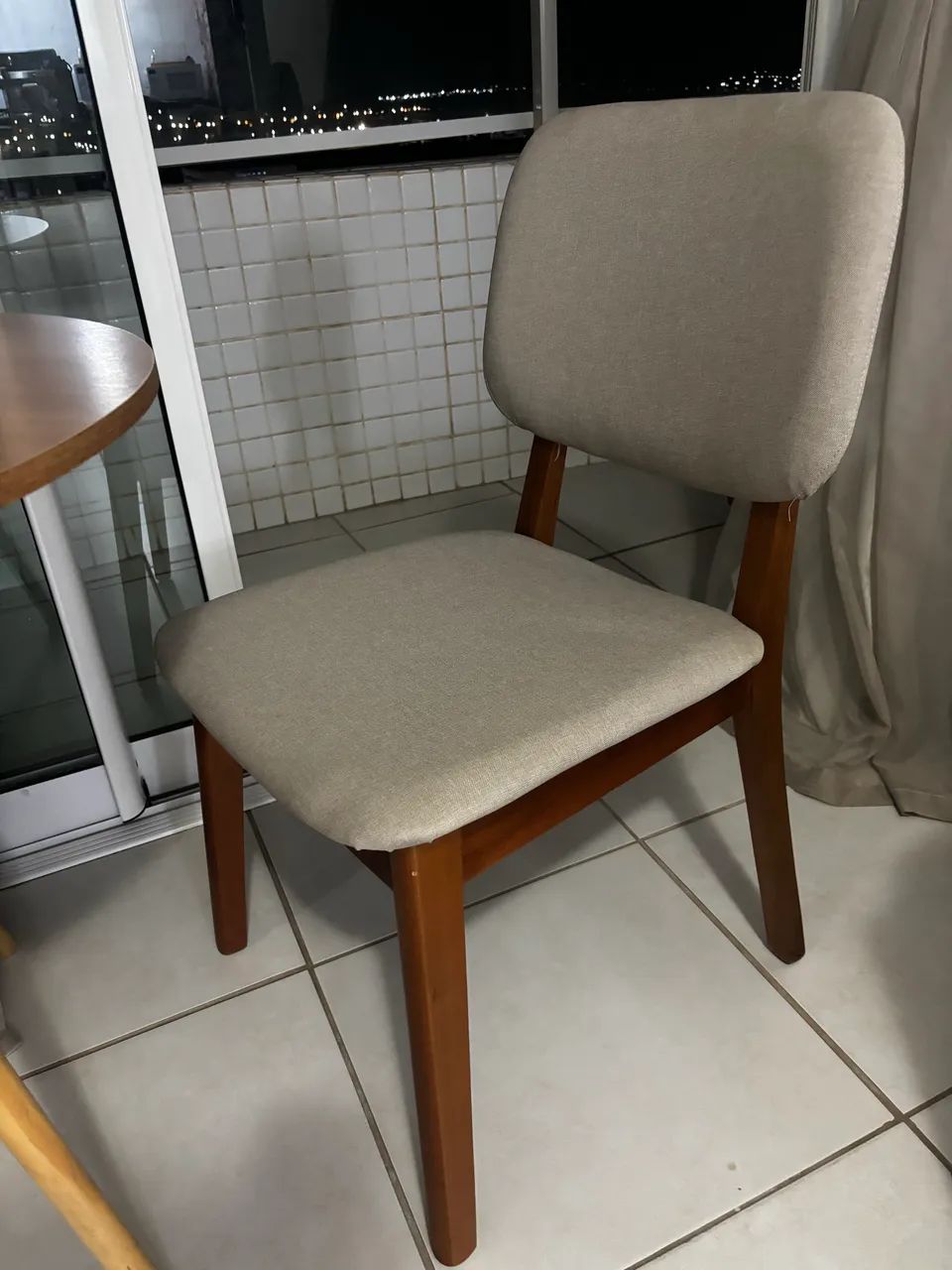 Mesa com 2 cadeiras  - Foto 2