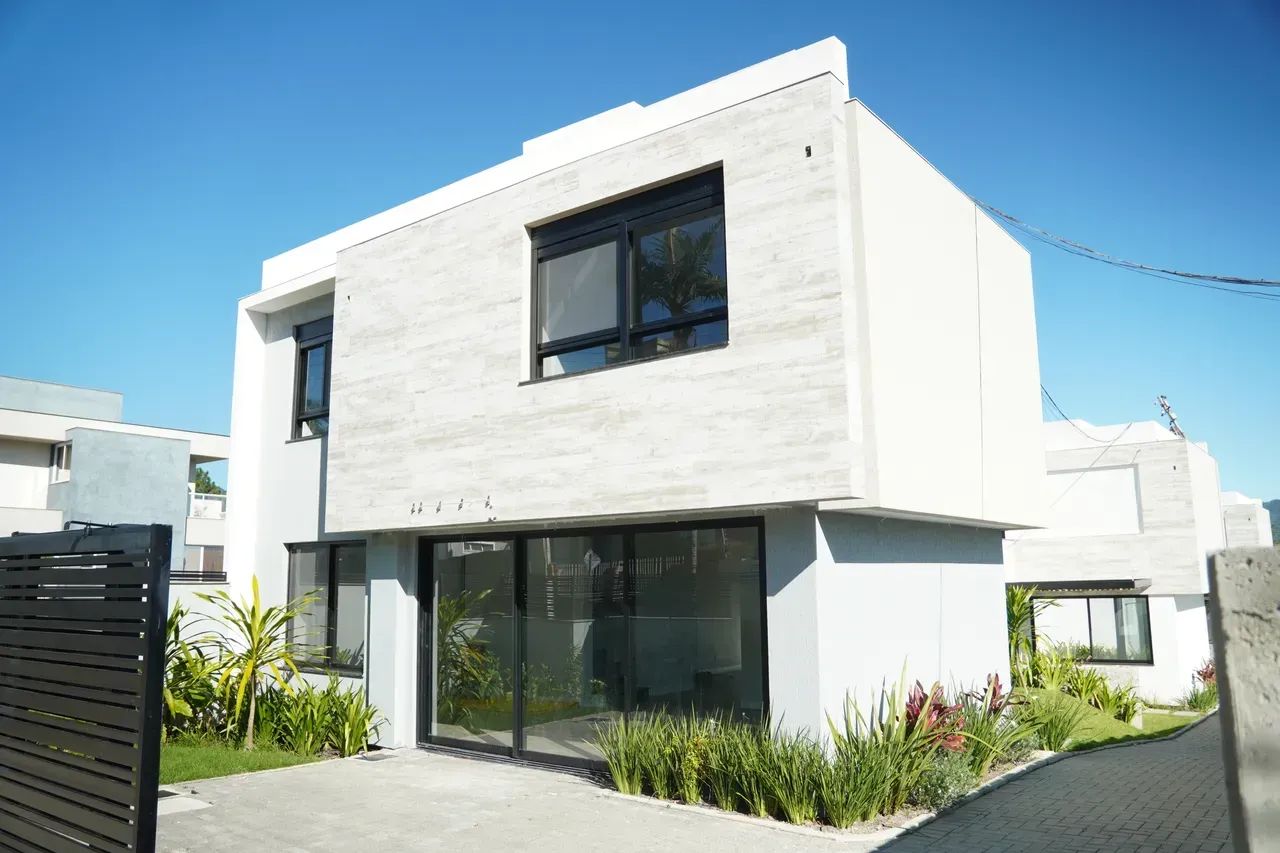 Casa para venda com 182 metros quadrados com 3 quartos