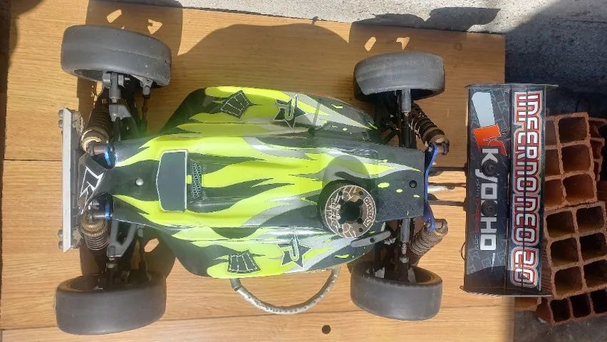 Kyosho inferno neo - Foto 4