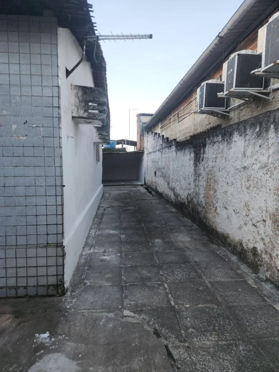 Casa Ampla para Aluguel com Garagem para 2 Carros - Foto 4
