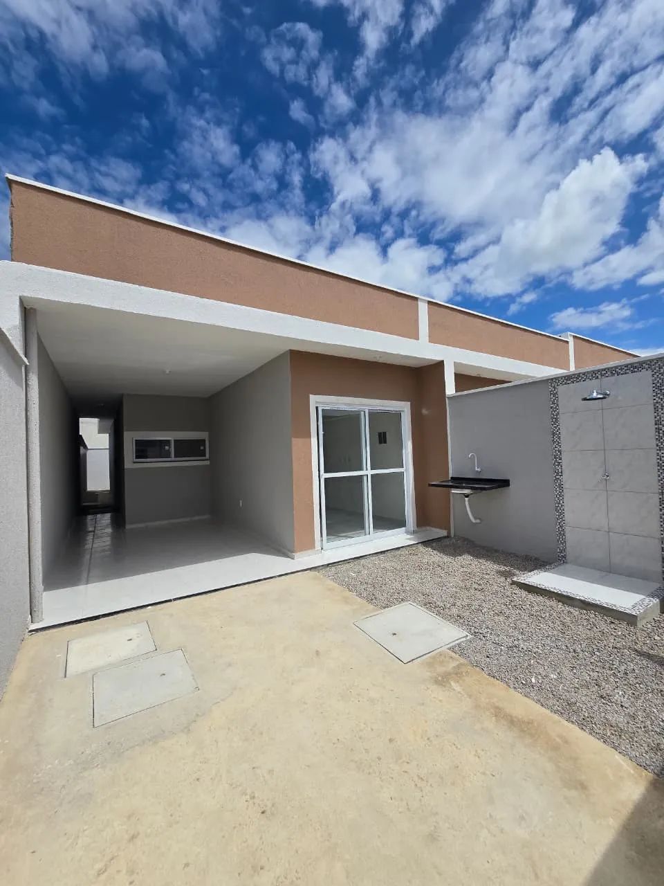 CASA COM 02 SUÍTES - BAIRRO JABUTI - DOCUMENTAÇÃO GRÁTIS E EXCELENTE ESPAÇO INTERNO!