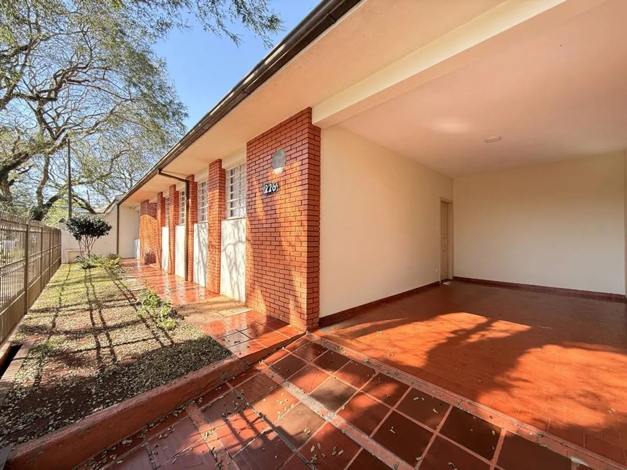 Casa para alugar em Maringá, Zona 07, com 3 quartos, com 175.06 m² - Foto 2