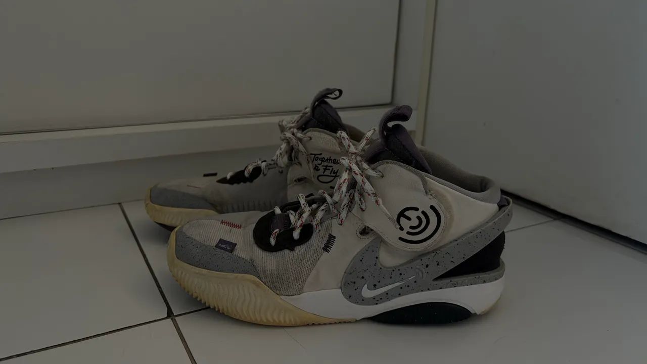 Tênis Nike Air Deldon, tamanho 39