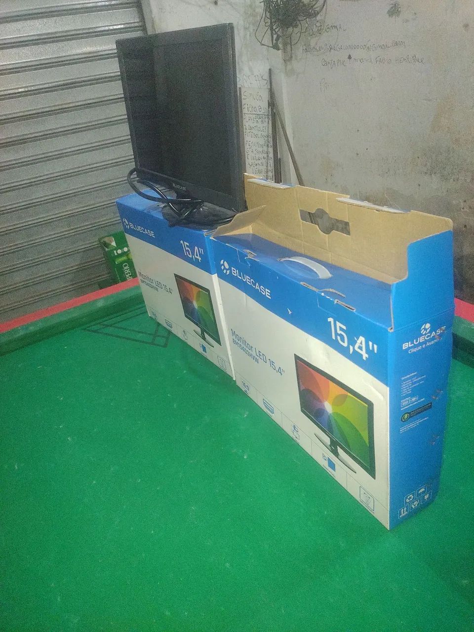 2 monitores novo na caixa de ld bluecase 15.4 polegadas funcionando perfeitamente novos  - Foto 2