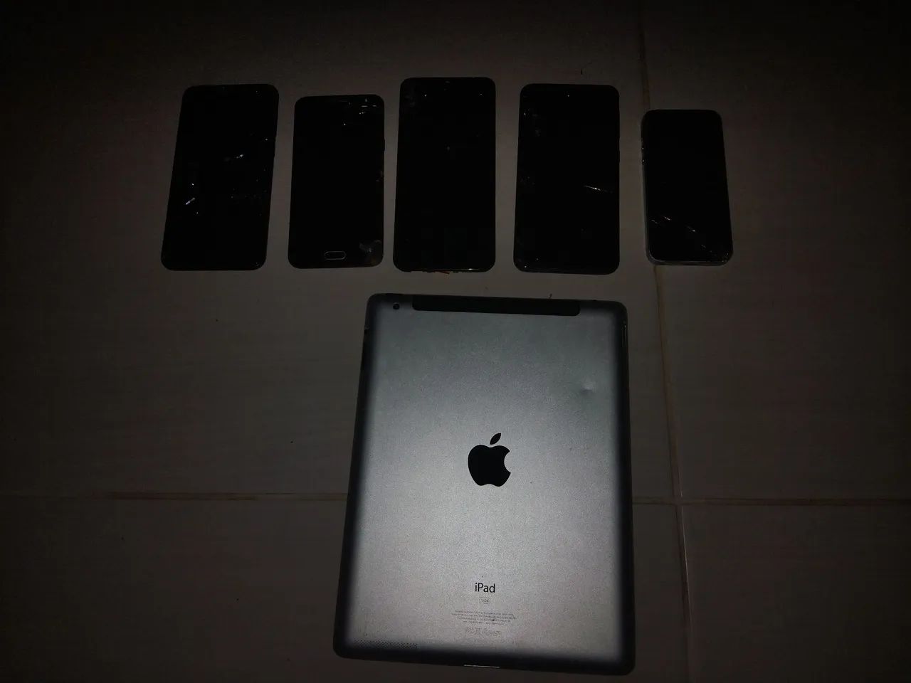 Lote sucata celulares+Ipad pra peças