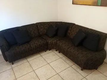 Vendo sofá,bom estado ,dou as almofadas . - Foto 2