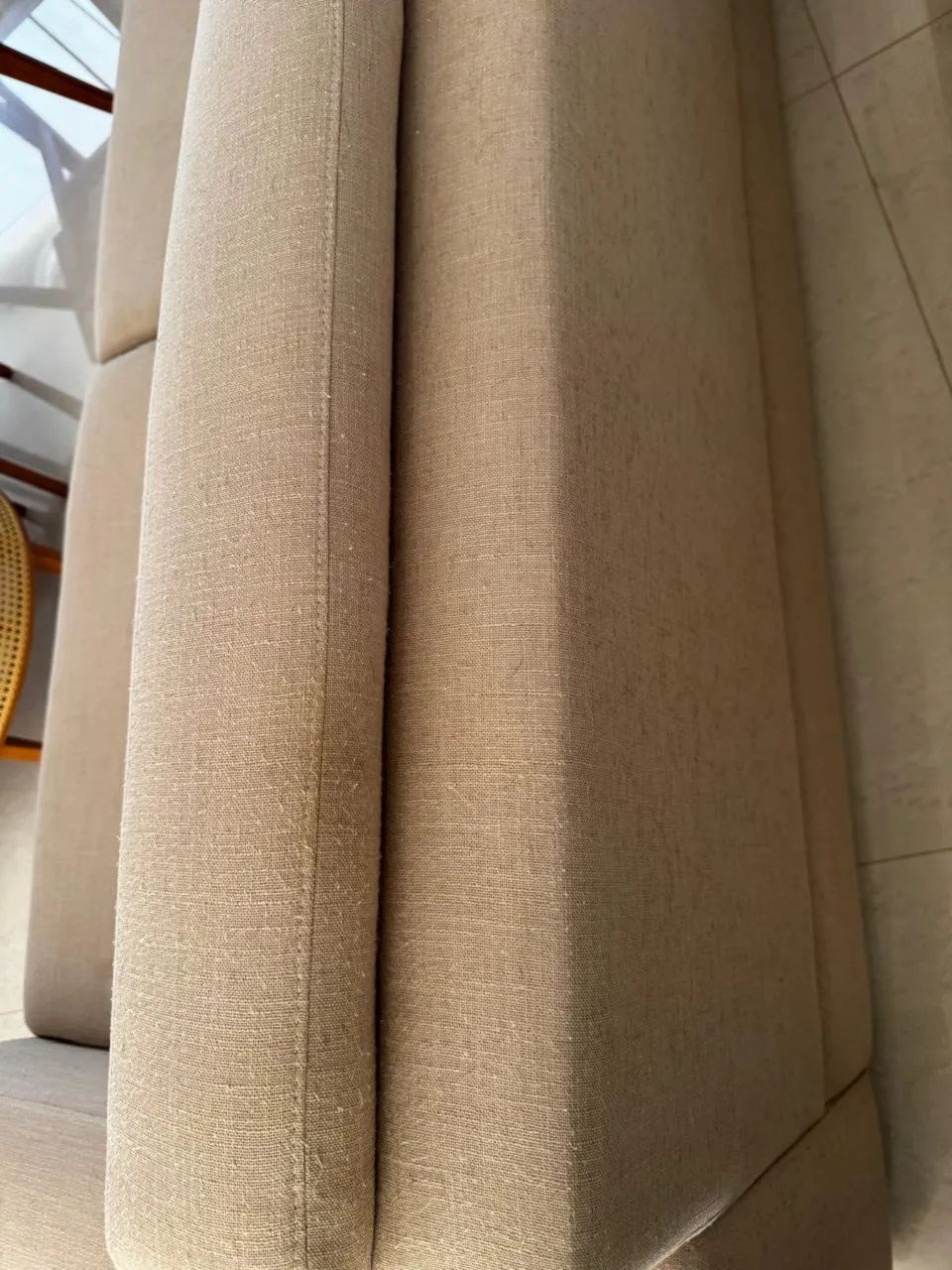 Sofá 2 lugares em Linho - 2,20m - Design Moderno e Confortável - Foto 3