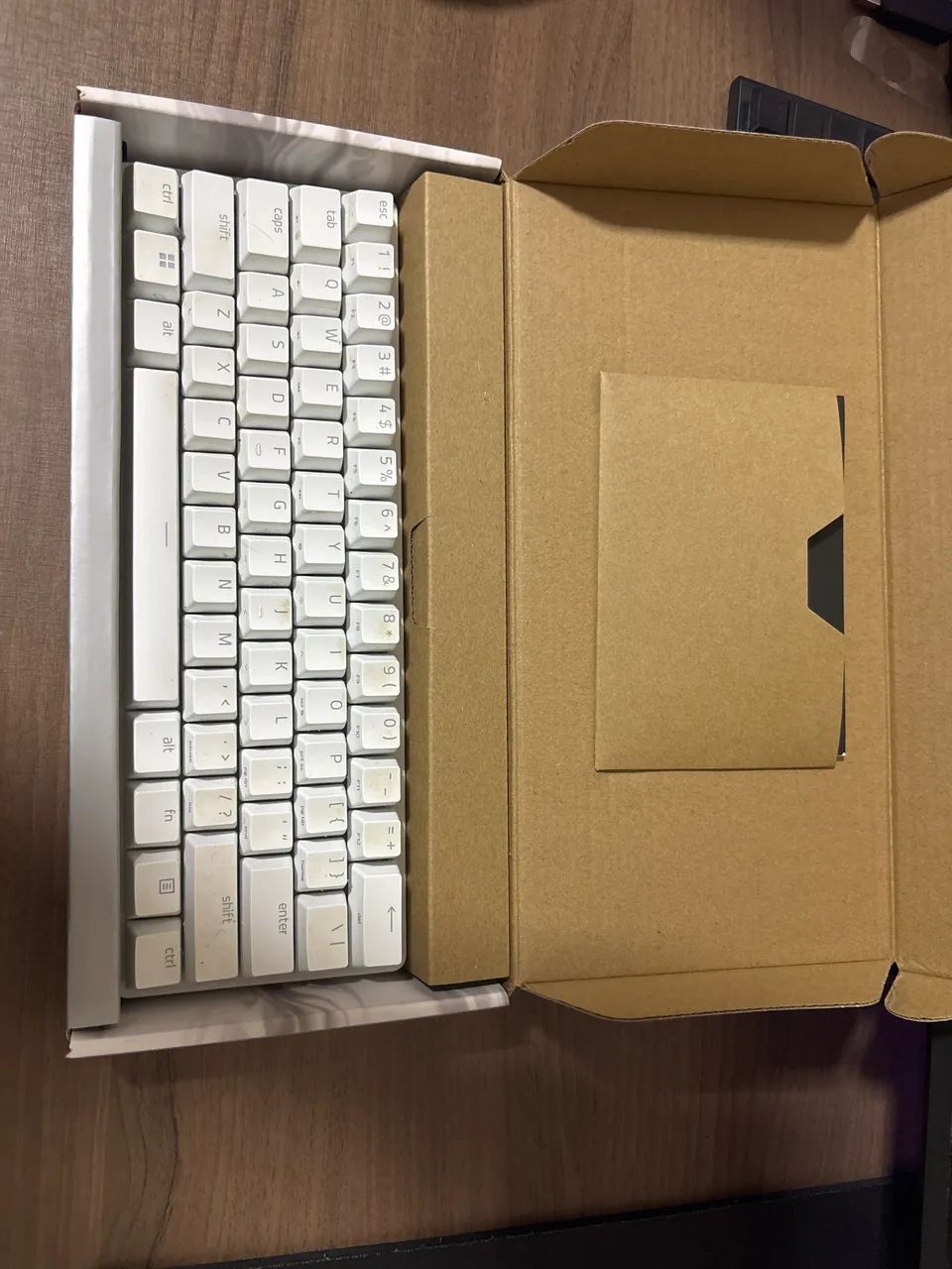 Teclado Gamer Mecânico Razer Hunstman Mini 60% - Foto 2