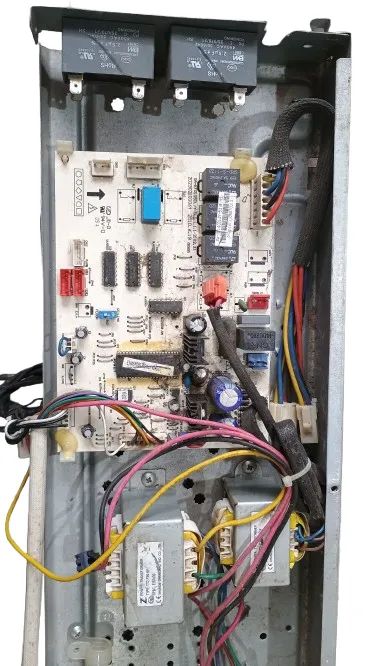 PLACA ELETRONICA PRINCIPAL PISO TETO YORK, KOMECO, MIDEA, CARRIER