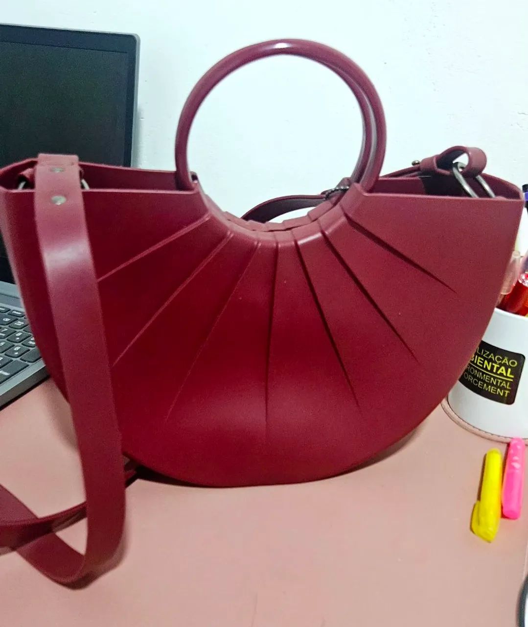 Bolsa Santa Lolla Camélia Borracha - Foto 3