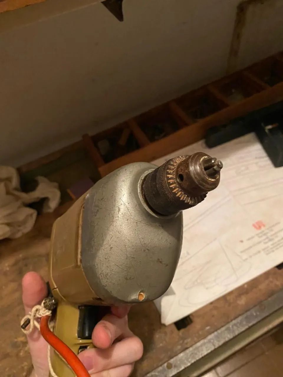Furadeira Vintage Funcionando Estilo Black & Decker - Foto 2