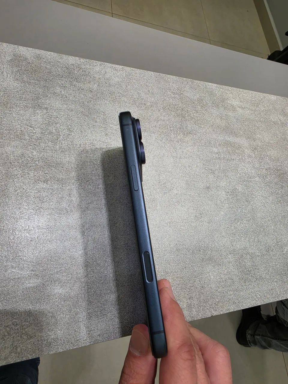 IPhone 17 pro Max azul novissimo - Foto 2