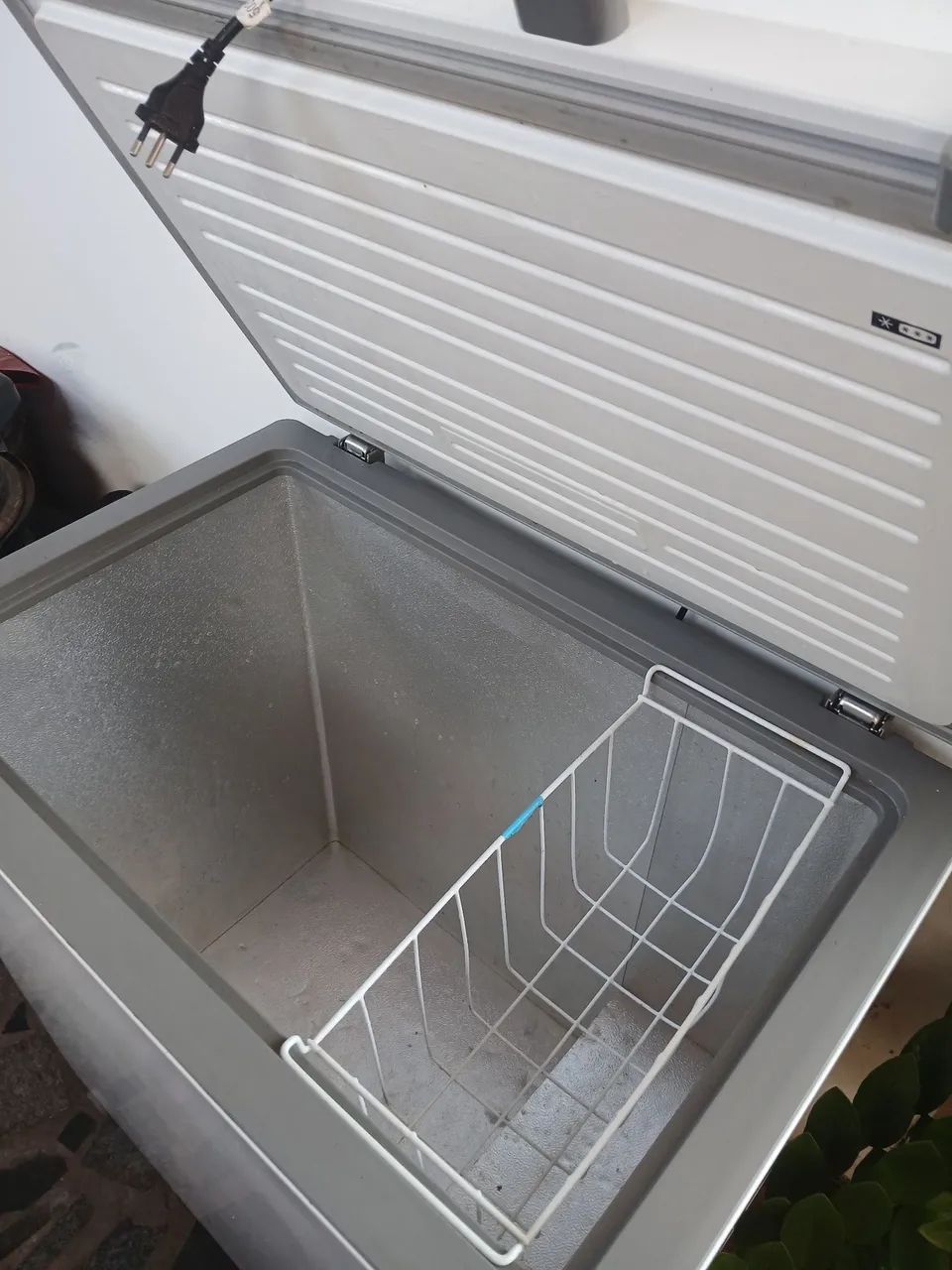 Vendo Freezer de 200 Litros ! - Foto 2