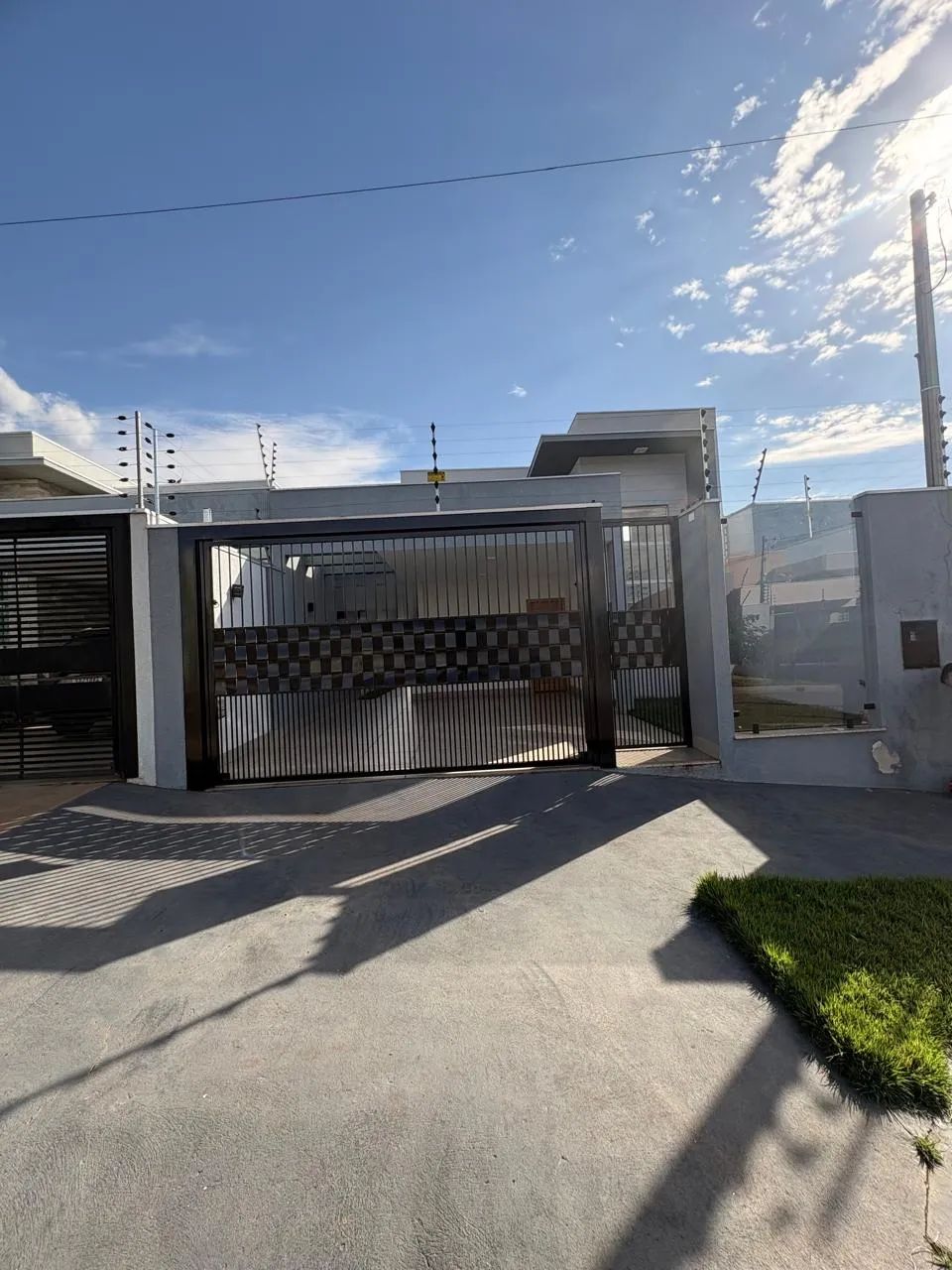 Casa para Venda com 1 suíte + 2 quartos em Maringá-Pr