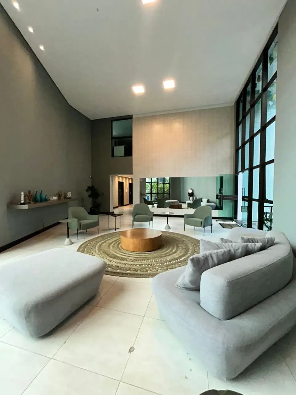 Mobiliado com 2 quartos,suite, varanda,nascente. - Foto 3