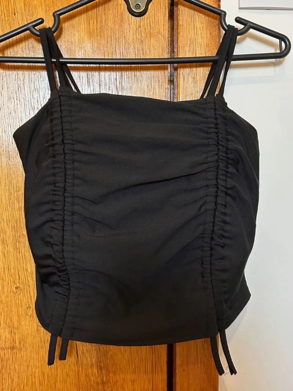 Cropped Preto Franzido com Bojo