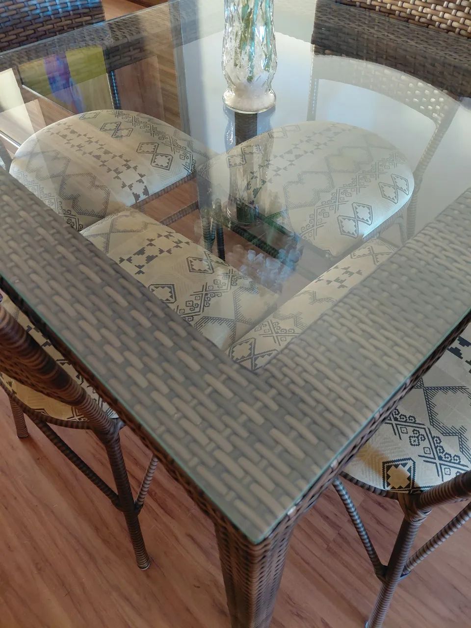 Mesa de Junco com 4 cadeiras (material não sintético) - Foto 5