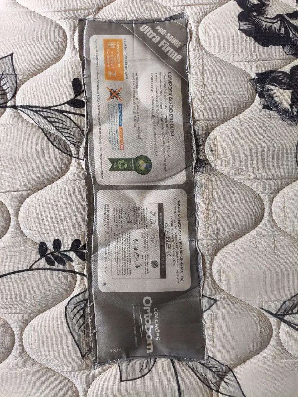 Cama box casal, com colchão king ótimo estado