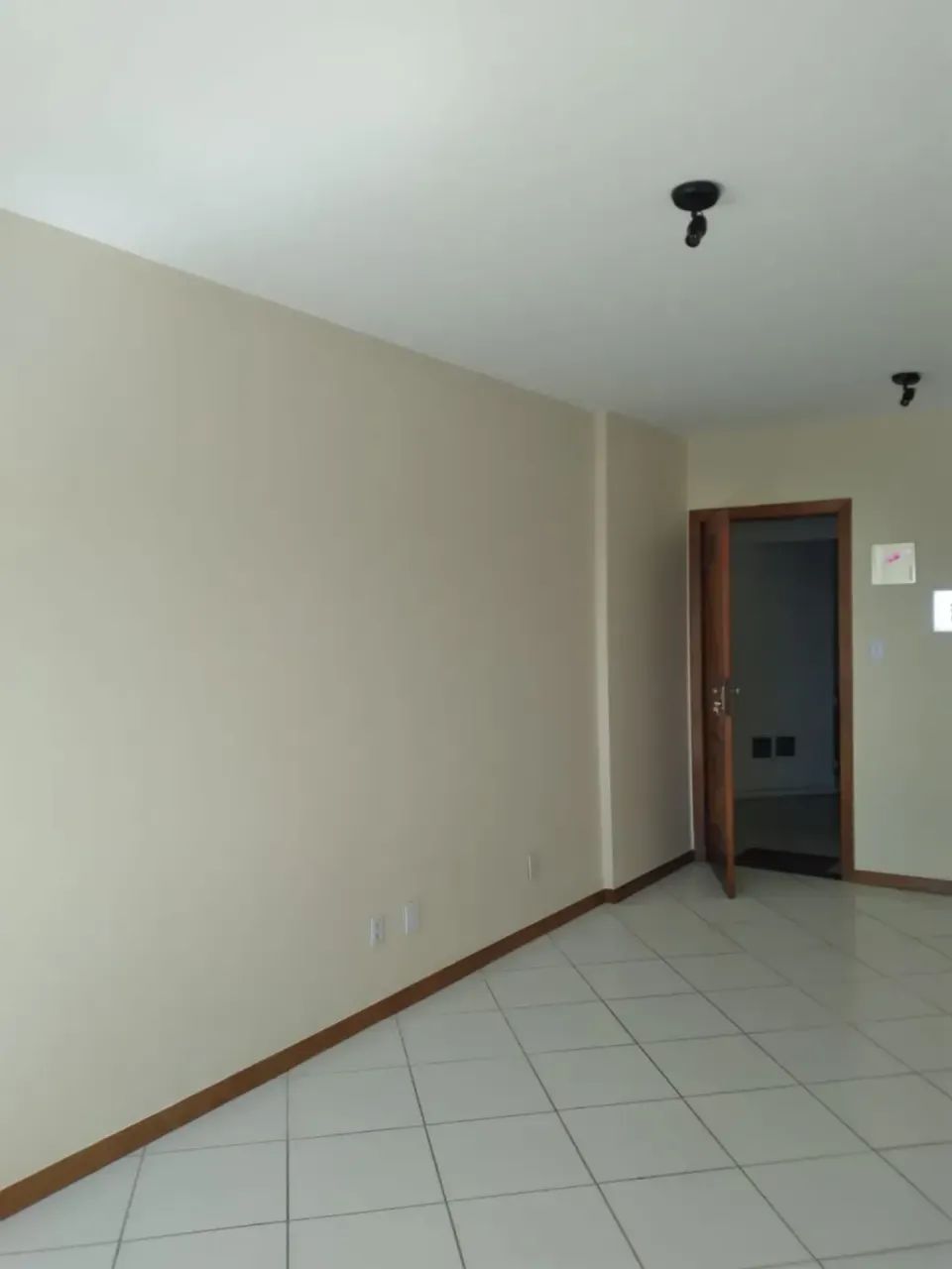 ALUGO 3/4 com suíte em Armação - Foto 4